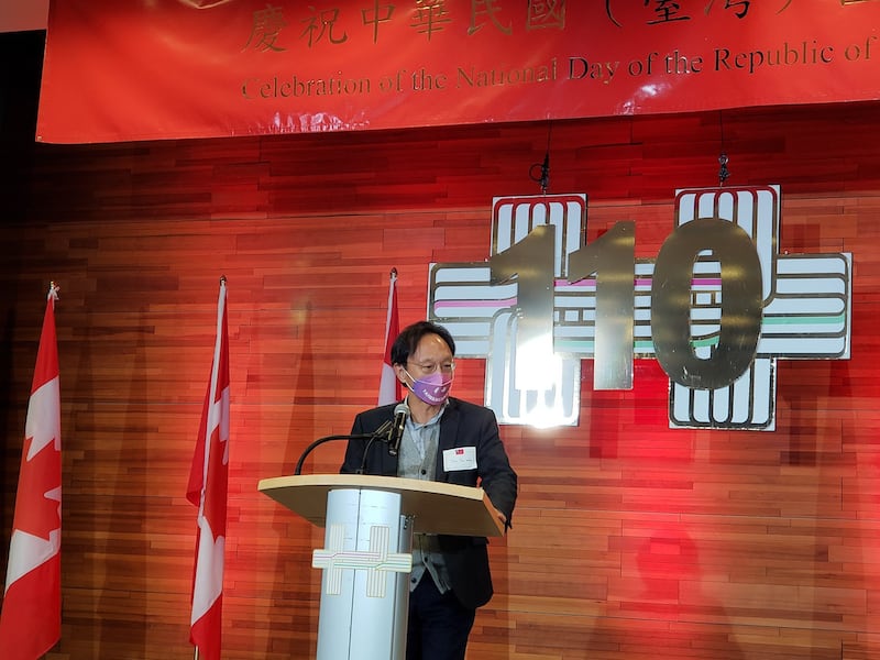 多次发言备受争议的胡元豹出席酒会,令不少人感到意外。(记者柳飞拍摄)